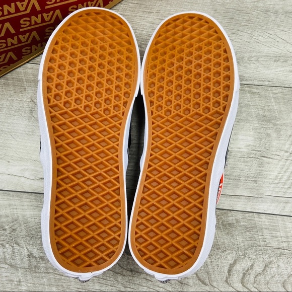 NWT Vans Classic Slip-on Suiting - Picture 4 of 6